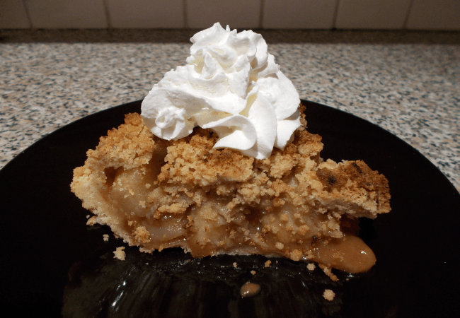 Apple and Pear Crumble Pie